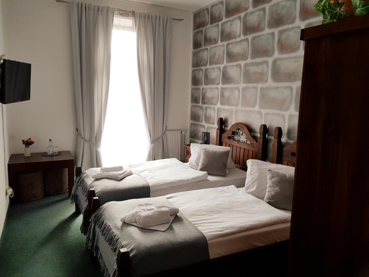 Hotel Camelot Тиса Экстерьер фото